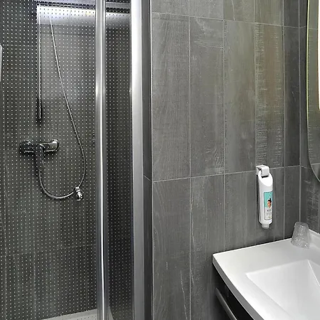 Ibis Centre Hotel 3*