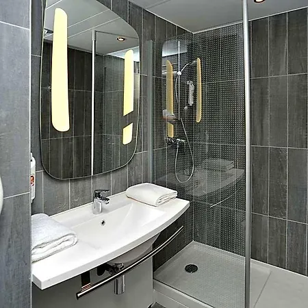 Ibis Centre Hotel 3*