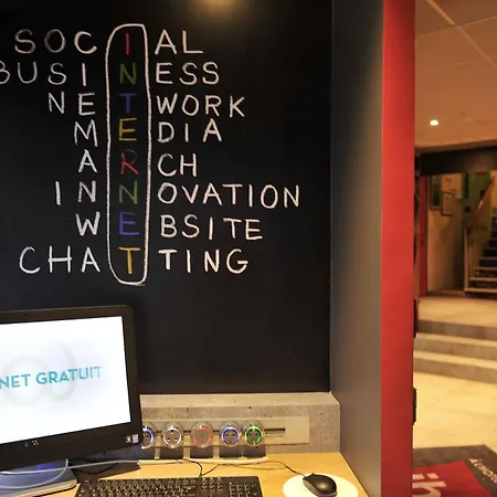 Ibis Centre Hotel 3*