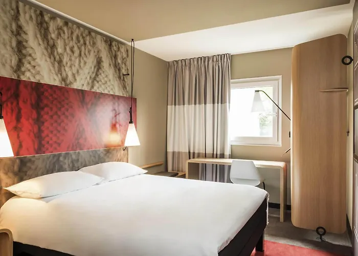 Ibis Centre Hotel 3*