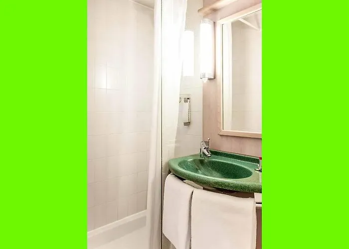 Ibis Centre Hotel 3*