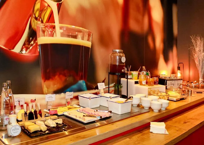 里昂中心宜必思酒店 酒店 3*